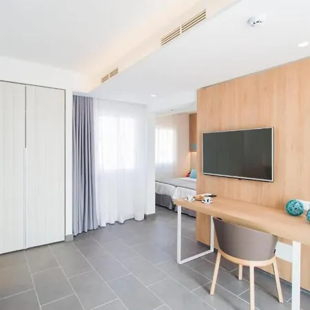 Single With Half Board, Wifi, Pool, Beach Lägenhet *