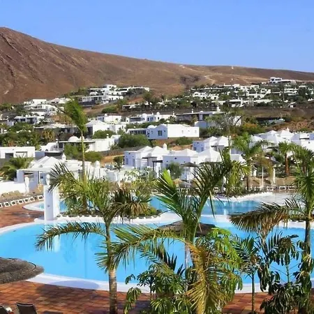 Single With Half Board, Wifi, Pool, Beach * Playa Blanca (Lanzarote)