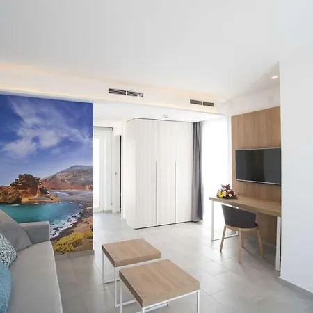 Single With Half Board, Wifi, Pool, Beach Playa Blanca (Lanzarote)