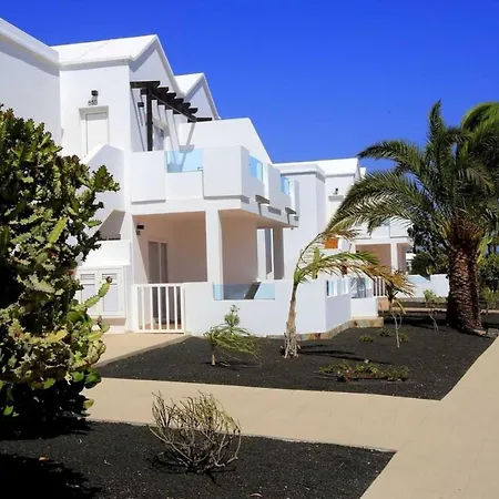 Single With Half Board, Wifi, Pool, Beach Lägenhet *